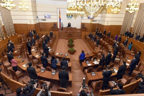 Чуулган: Элчин сайдуудын томилгоог хаалттай хэлэлцэж байна